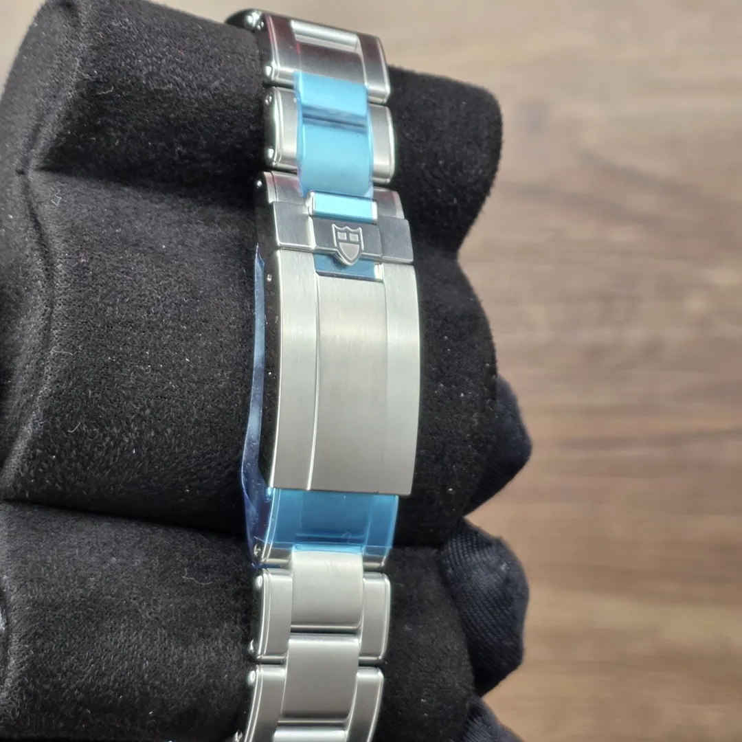 Tudor Black Bay 54 BB54 M79000N-0001 on wrist