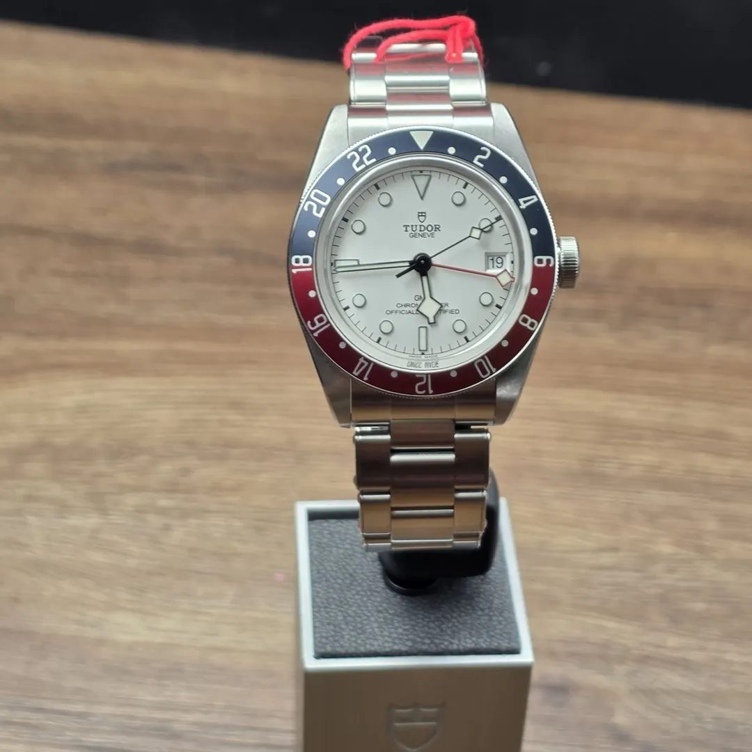 Tudor Black Bay GMT Opaline “Pepsi” M79830RB-0010 on wrist