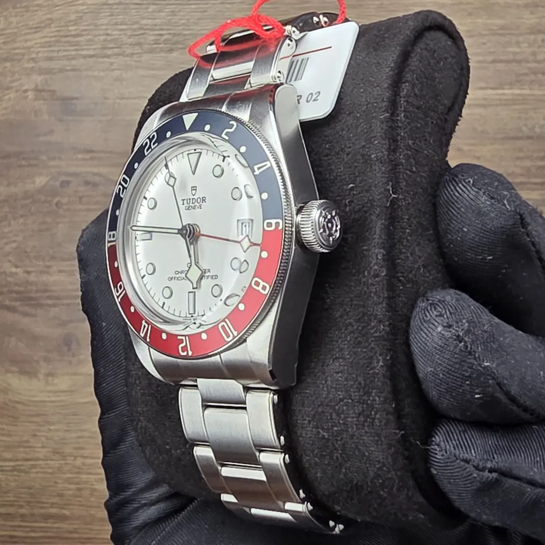 Tudor Black Bay GMT Opaline “Pepsi” M79830RB-0010 on wrist