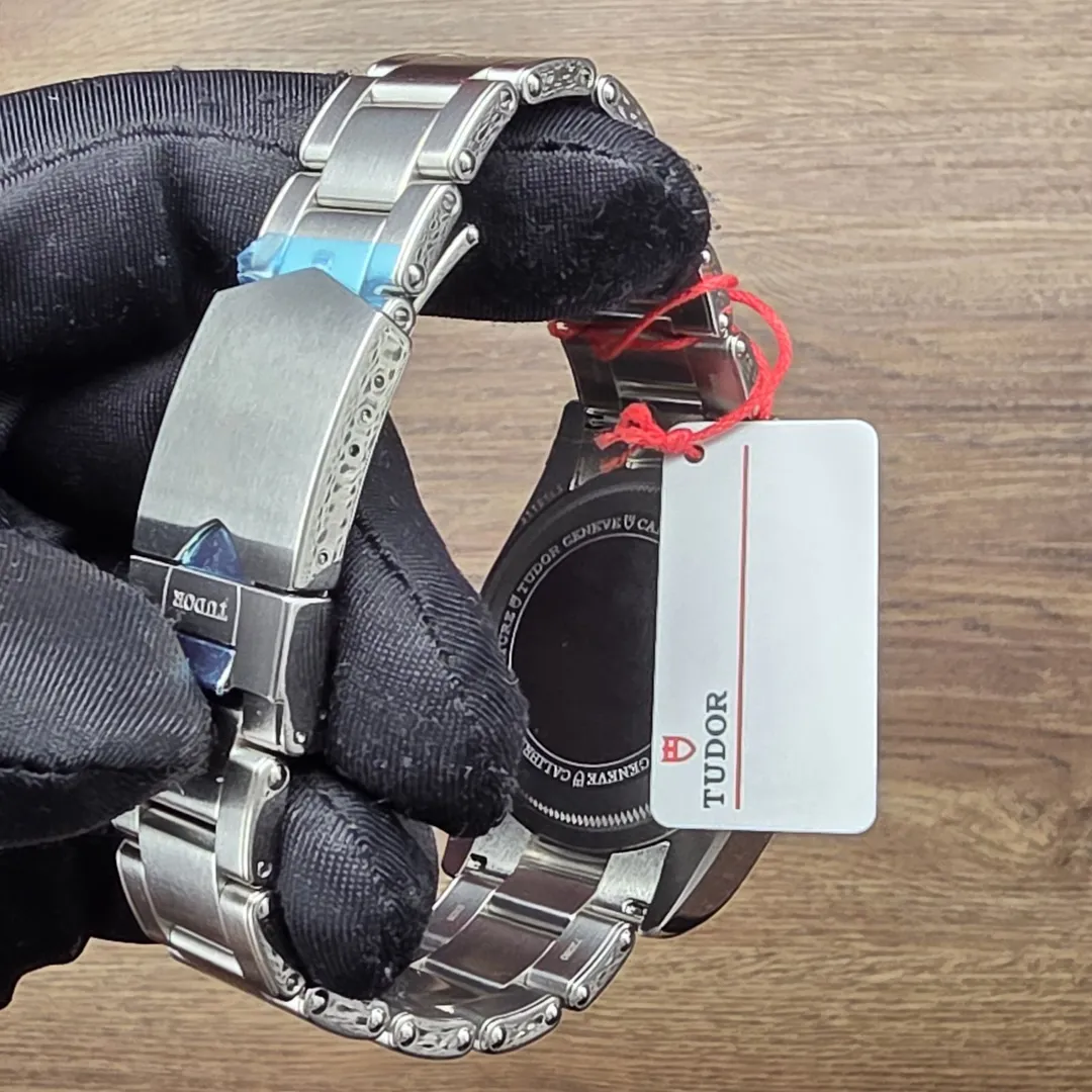 Tudor Black Bay GMT Opaline “Pepsi” M79830RB-0010 on wrist