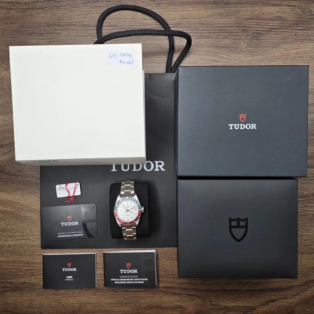 Tudor Black Bay GMT Opaline “Pepsi” M79830RB-0010 on wrist