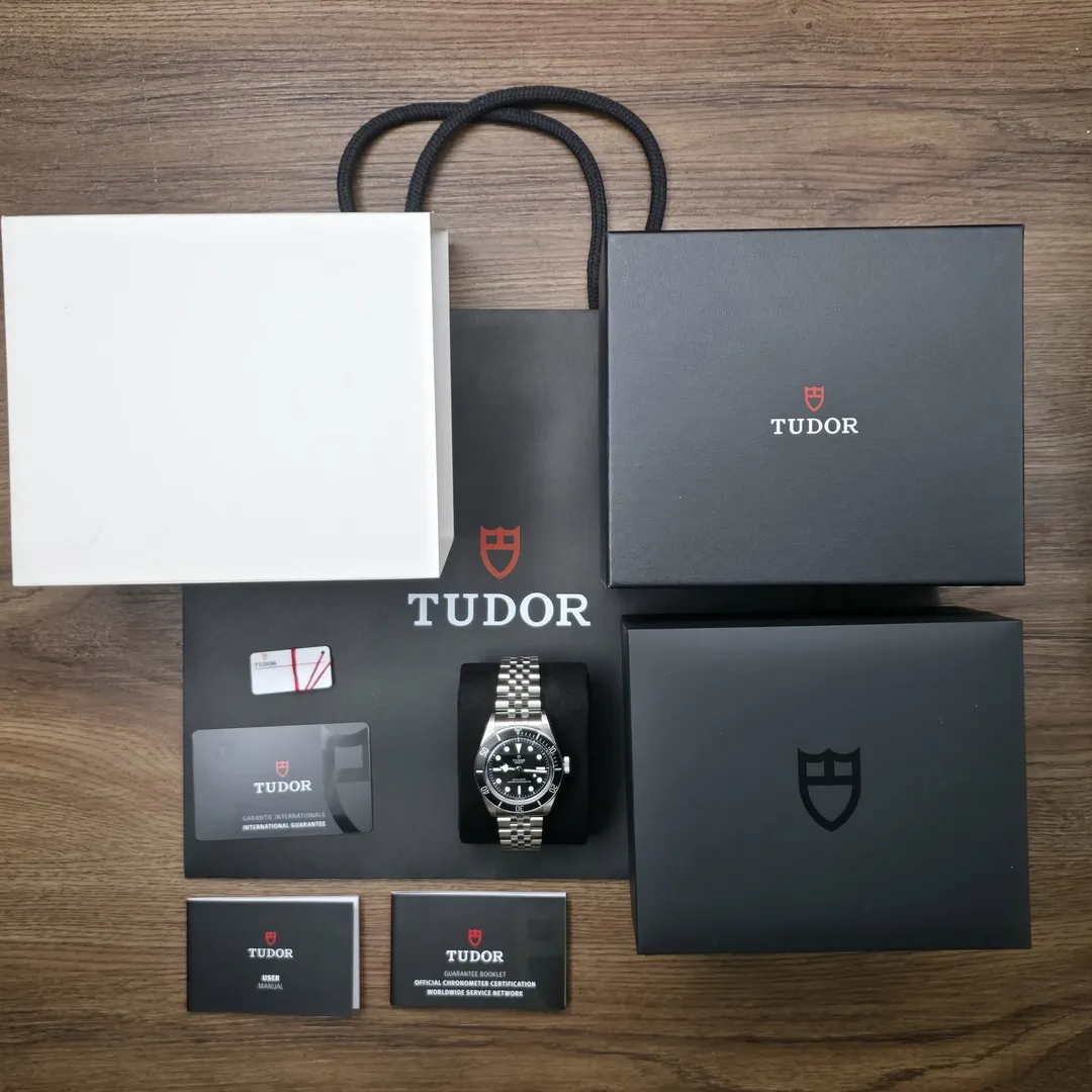 Tudor Black Bay Monochrome on Jubilee M7941A1A0NU-0003 on wrist