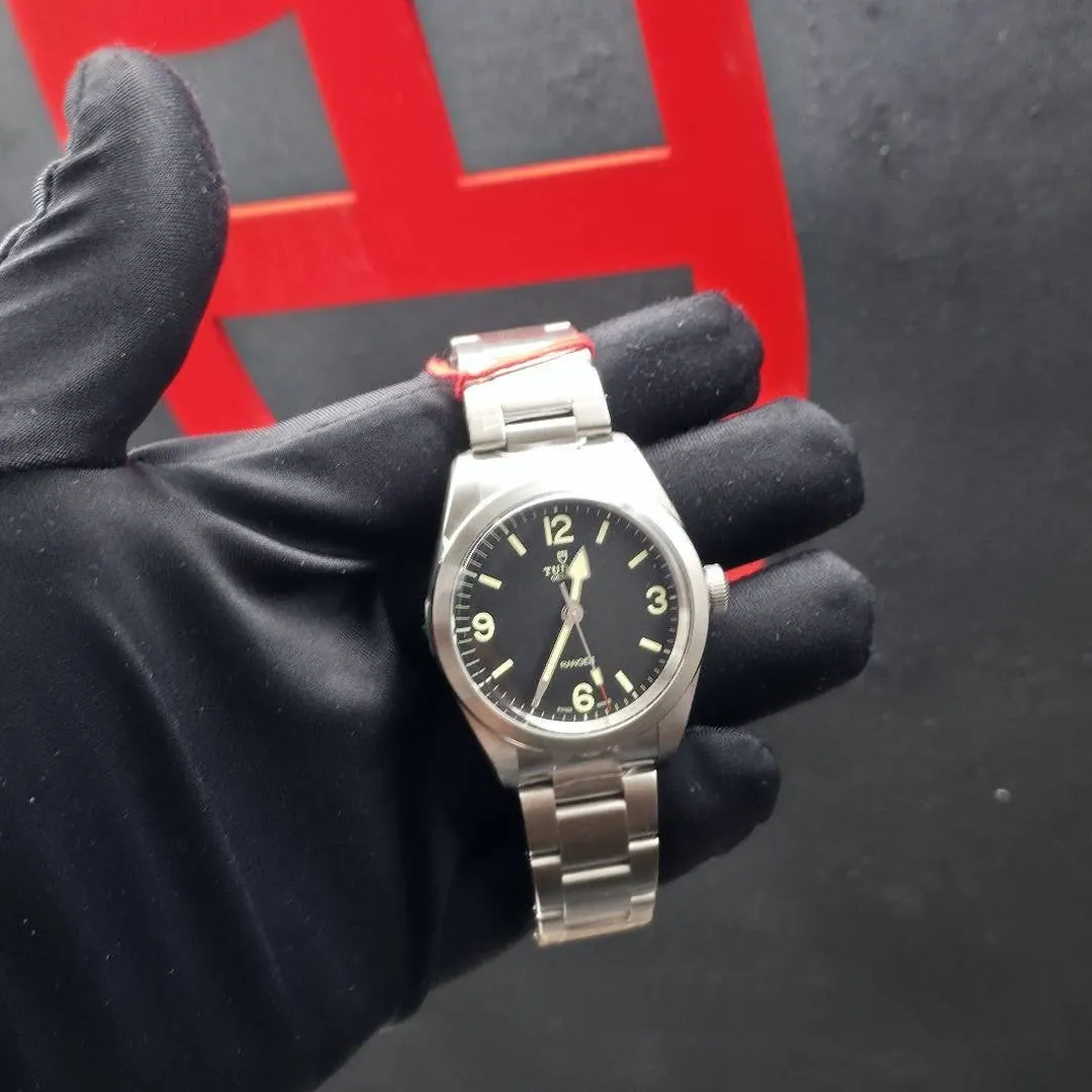 Tudor Ranger M79950-0001 on wrist
