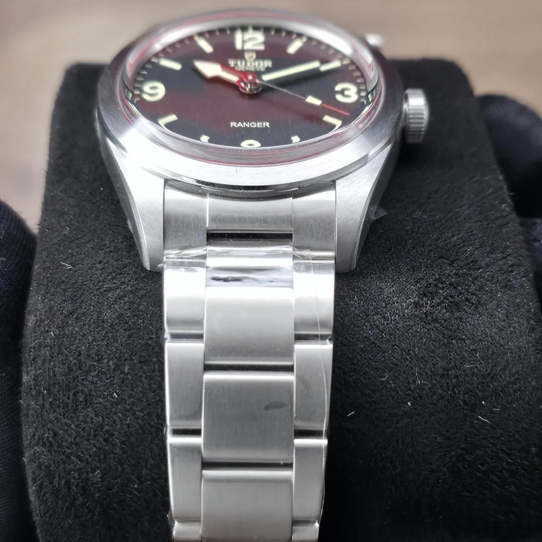 Tudor Ranger M79950-0001 on wrist