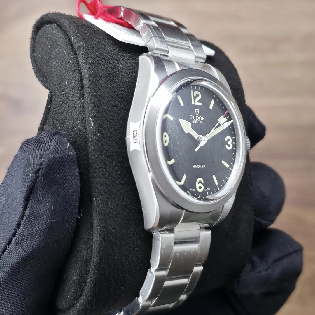 Tudor Ranger M79950-0001 on wrist
