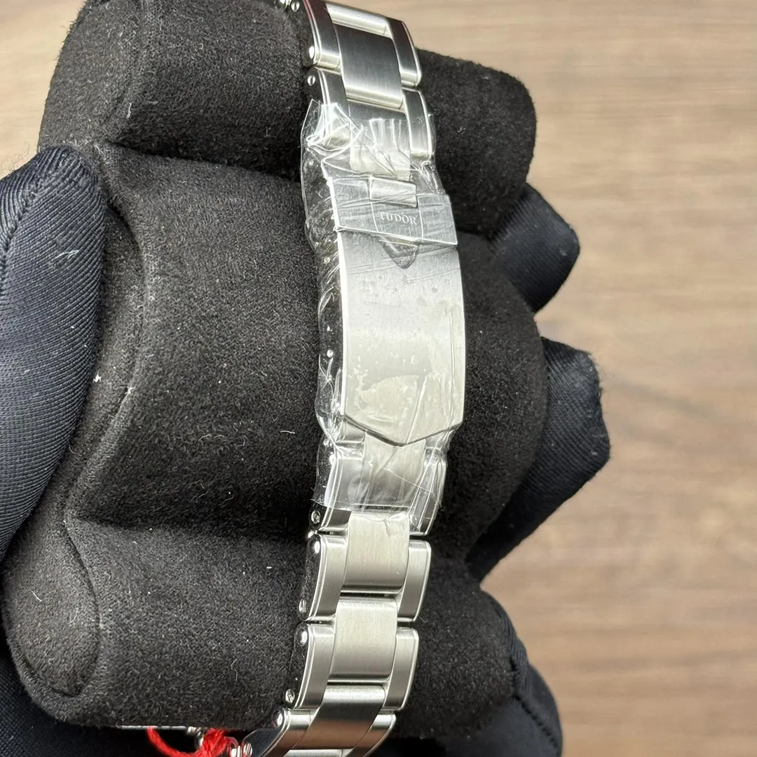 Tudor Black Bay 58 BB58 M79030N-0001 on wrist