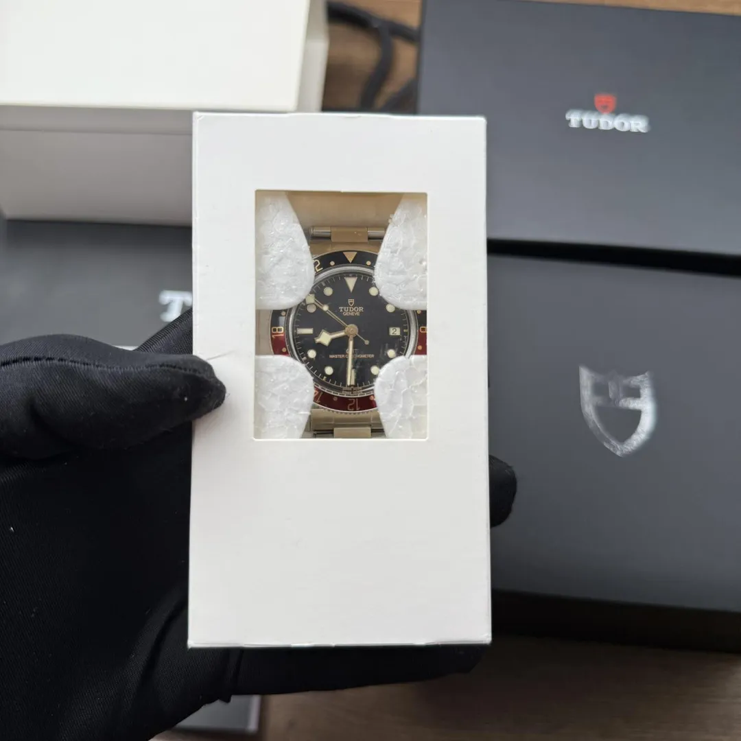 Tudor Black Bay 58 BB58 GMT “Coke” M7939G1A0NRU-0001 on wrist