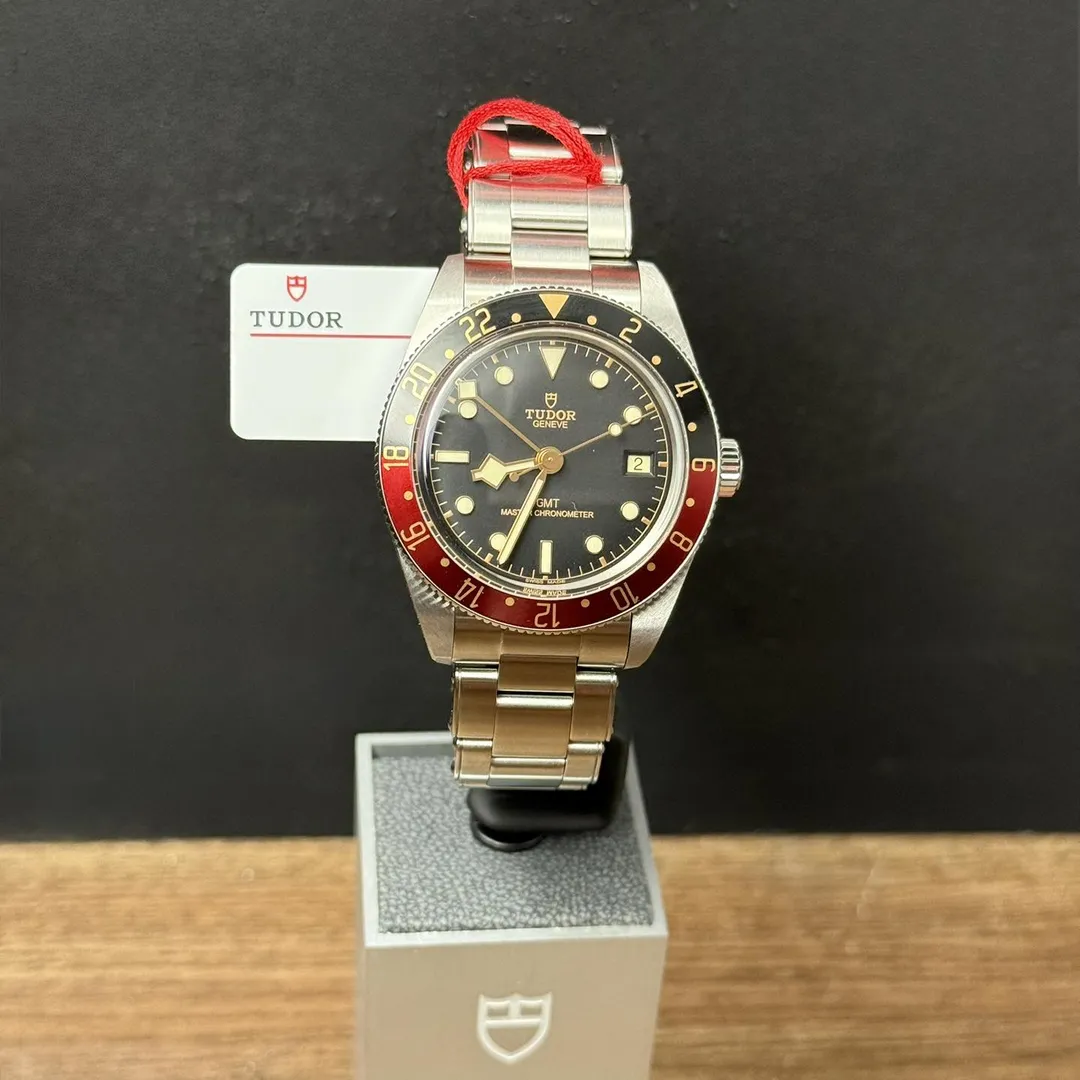 Tudor Black Bay 58 BB58 GMT “Coke” M7939G1A0NRU-0001 on wrist