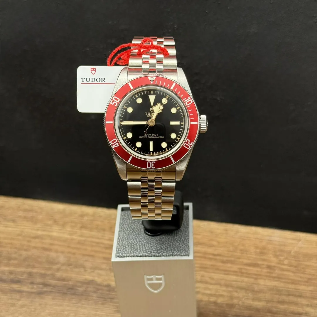 Tudor Black Bay Burgundy on Jubilee M7941A1A0RU-0003 on wrist