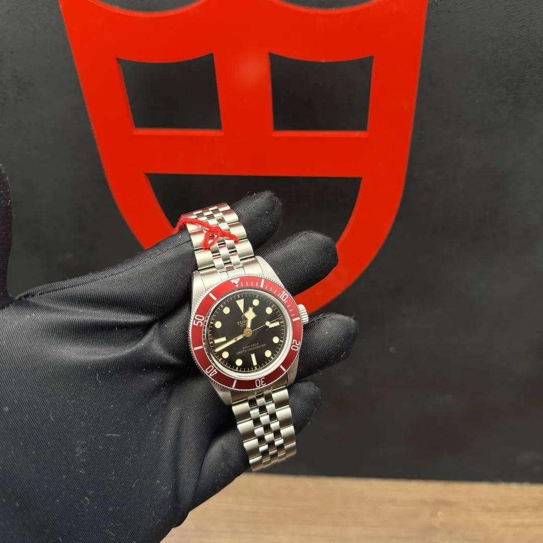 Tudor Black Bay Burgundy on Jubilee M7941A1A0RU-0003 on wrist