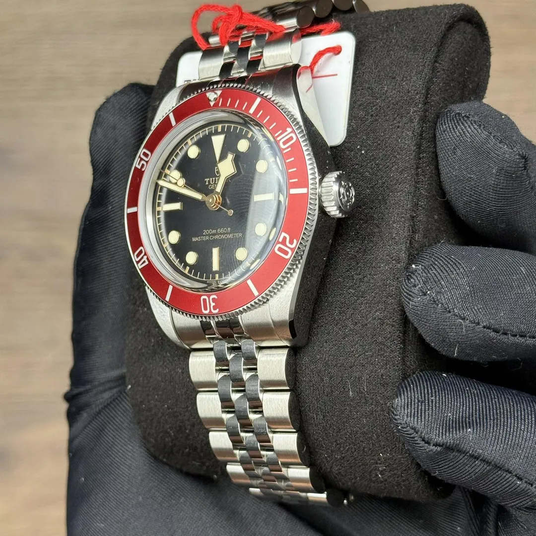 Tudor Black Bay Burgundy on Jubilee M7941A1A0RU-0003 on wrist