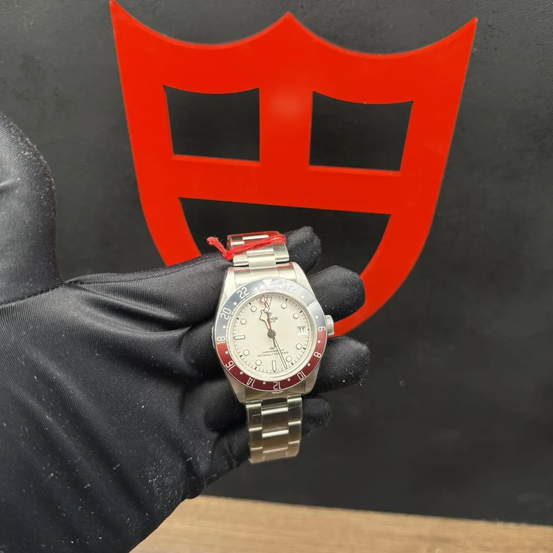 Tudor Black Bay GMT Opaline “Pepsi” M79830RB-0010 on wrist