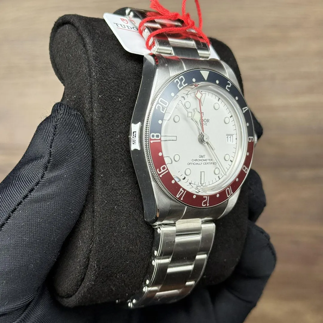 Tudor Black Bay GMT Opaline “Pepsi” M79830RB-0010 on wrist