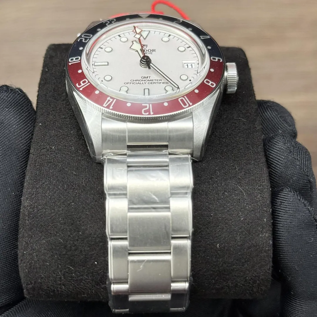 Tudor Black Bay GMT Opaline “Pepsi” M79830RB-0010 on wrist