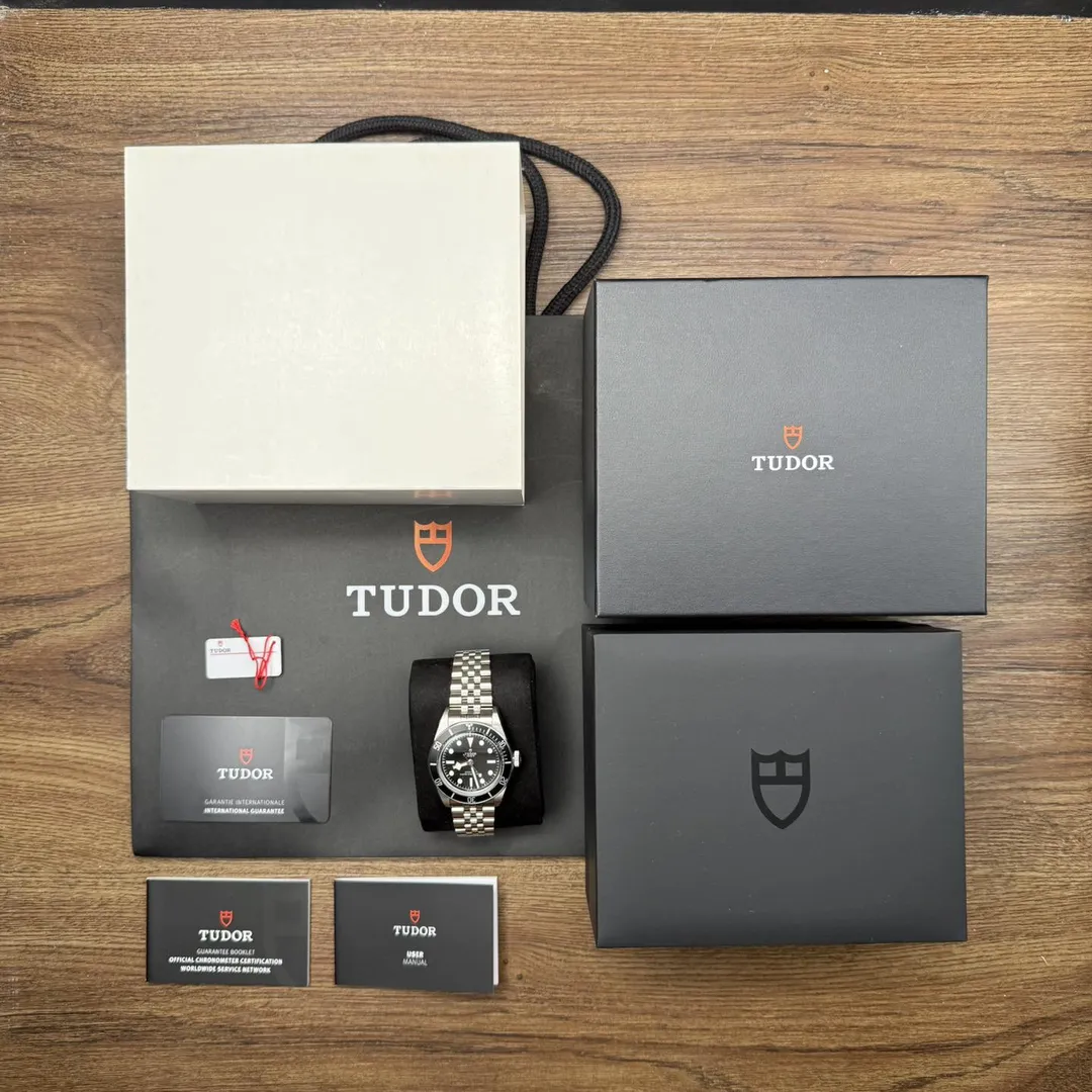 Tudor Black Bay Monochrome on Jubilee M7941A1A0NU-0003 on wrist