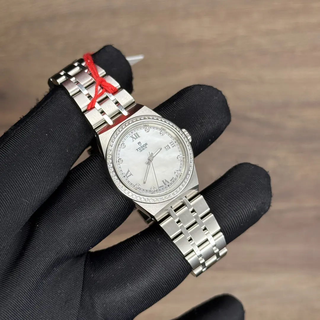 Tudor Royal Diamond-set dial Mother of Pearl