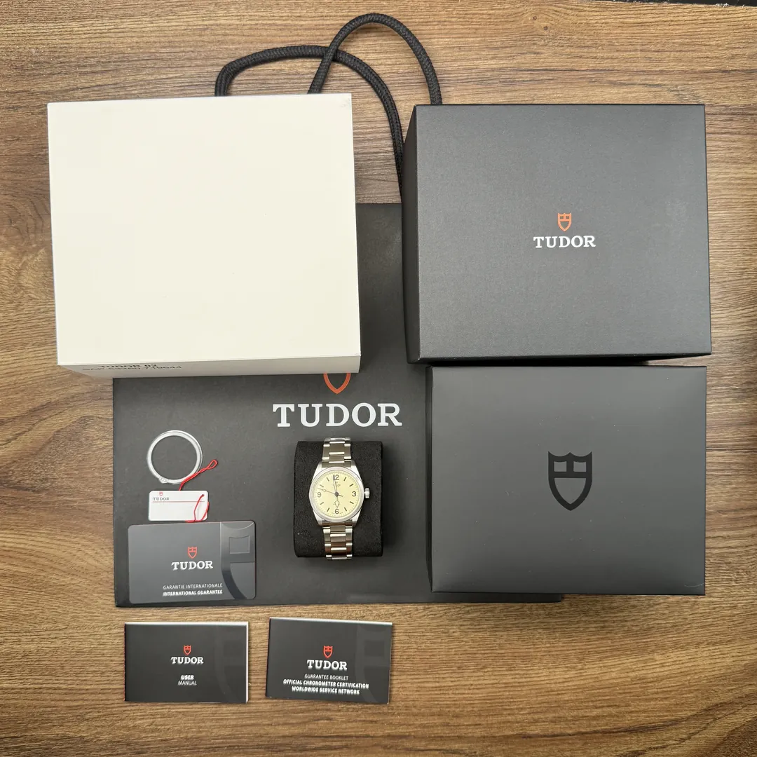 Tudor Ranger 36 Beige "Dune"