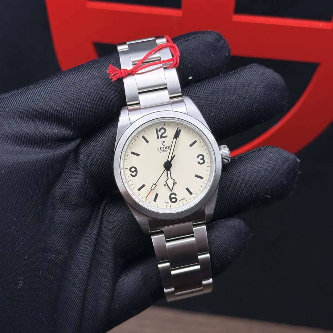 Tudor Ranger 36 Beige "Dune"